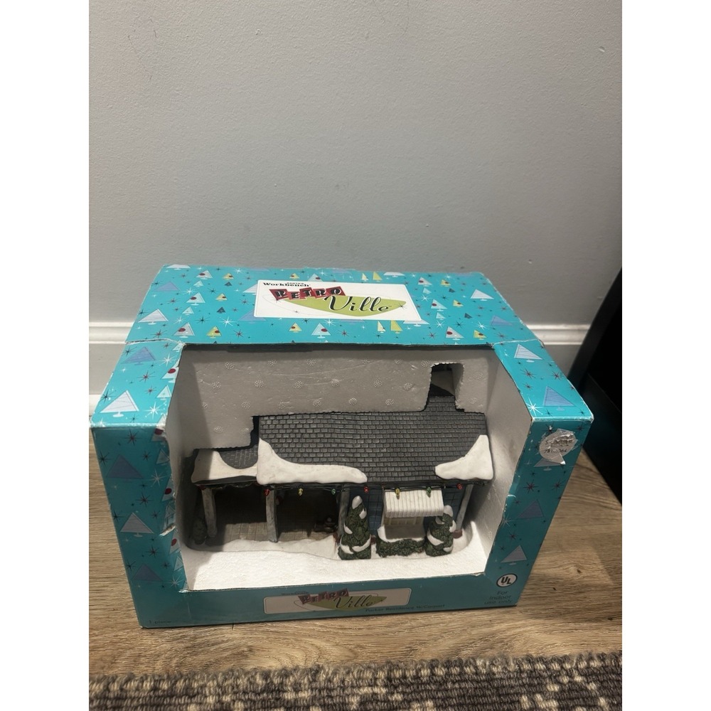 Vintage Joann Fabrics Retroville Parker Light Up Christmas House W/ Carport 2005